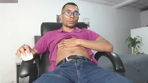 Heyy my name is Aaron online show from April 2026 11:51:01 PM