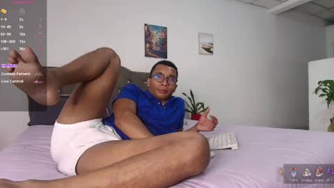 Heyy my name is Aaron online show from June 2026 11:43:01 PM