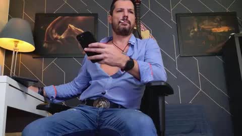 Aaron online show from November 2025 06:15:02 AM