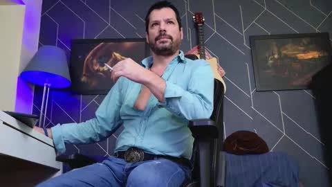 Aaron online show from December 2025 05:45:02 AM