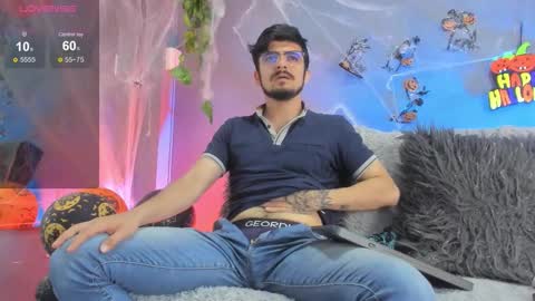 aaronfuentes7 online show from October 2025 07:16:02 PM