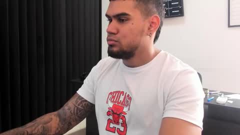 ig aaron hunter123 online show from February 2026 03:52:02 PM