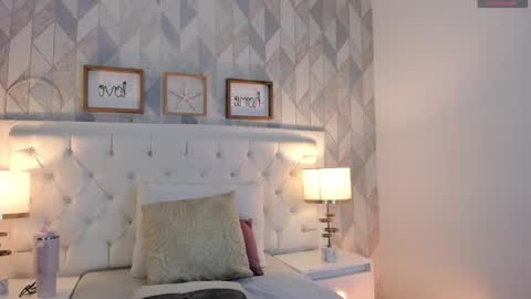 Snapshot of abbie_jones_1 chatting on January 2025 03:44:01 AM Abbie online show from January 2025 03:44:01 AM