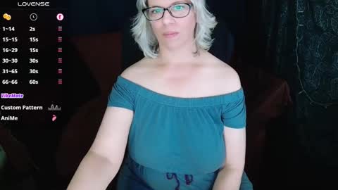 AbbiNatural online show from October 2025 07:34:01 PM