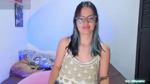 Snapshot of abby_saenz01 chatting on September 2025 06:46:01 PM Abby Saenz online show from September 2025 06:46:01 PM