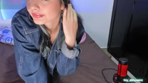 Snapshot of abby_saenz01 chatting on October 2025 06:38:02 PM Abby Saenz online show from October 2025 06:38:02 PM