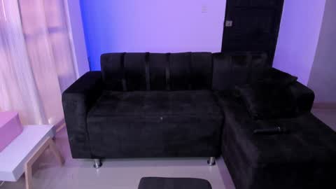 Abby Dixon  online show from April 2026 07:07:02 PM