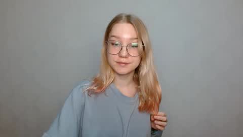 Snapshot of abbymoore__ chatting on January 2025 12:07:02 PM Abby Lovense is active online show from January 2025 12:07:02 PM