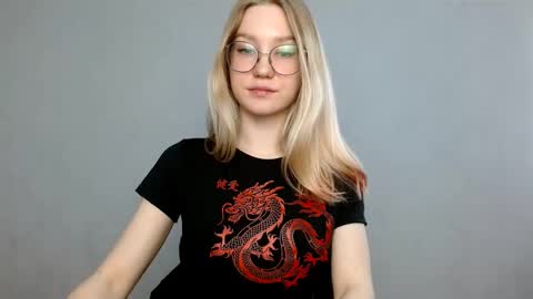 Snapshot of abbymoore__ chatting on February 2025 12:27:01 PM Abby Lovense is active online show from February 2025 12:27:01 PM