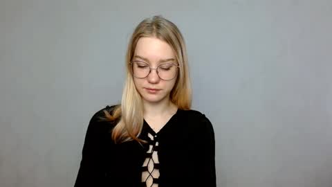 Snapshot of abbymoore__ chatting on February 2025 08:38:01 AM Abby Lovense is active online show from February 2025 08:38:01 AM