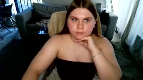 abbyvibe online show from October 2025 02:39:01 PM