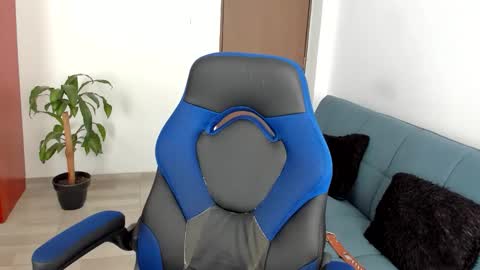 Snapshot of abelasburgo chatting on November 2025 12:55:01 PM Independence model AbelAsburgo online show from November 2025 12:55:01 PM