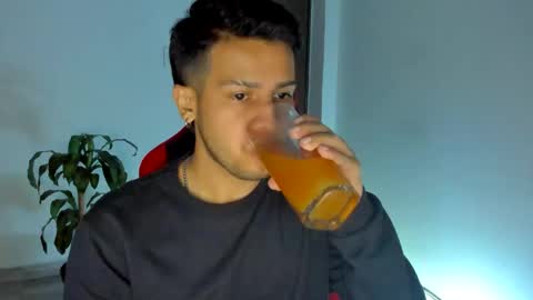 Snapshot of abelasburgo chatting on December 2025 01:21:02 AM Independence model AbelAsburgo online show from December 2025 01:21:02 AM