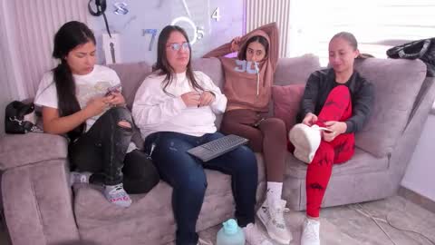 abella_as_ online show from March 2026 01:59:02 PM