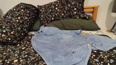 Snapshot of abhi_cam chatting on December 2025 05:25:02 AM Naked Gentleman online show from December 2025 05:25:02 AM