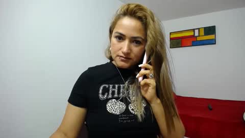 ximena online show from October 2025 01:44:01 PM