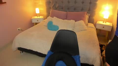 Snapshot of abril_777 chatting on July 2026 11:19:01 PM Abril 777 online show from July 2026 11:19:01 PM