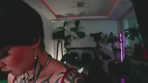 Snapshot of abril__colen chatting on June 2026 02:01:02 AM April online show from June 2026 02:01:02 AM