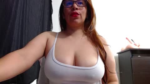 Snapshot of abril_bianchi chatting on October 2025 02:40:01 PM abril_bianchi online show from October 2025 02:40:01 PM