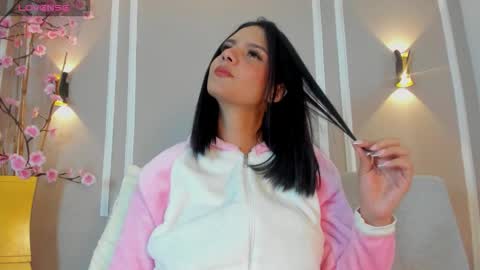 Snapshot of abril_jones10 chatting on November 2025 05:17:01 AM Abril jones online show from November 2025 05:17:01 AM