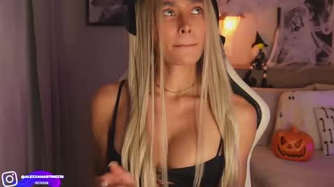 My name is Alexa. Please say hello I like to chat with you. If you have requests please use tip online show from October 2025 01:47:02 AM