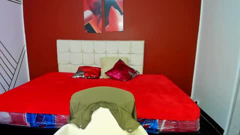 Snapshot of abrillee1 chatting on December 2024 05:04:01 AM ABRIL online show from December 2024 05:04:01 AM