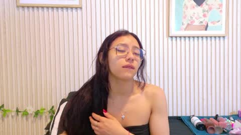 abrilmirren online show from April 2026 11:18:02 AM