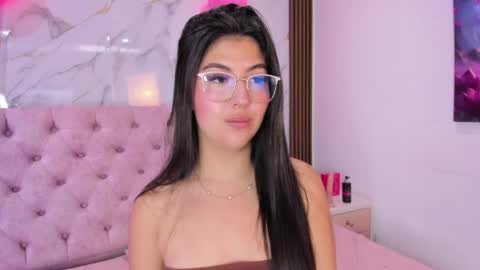 Abril online show from April 2026 11:45:02 AM