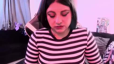 Snapshot of acid_alice666 chatting on May 2026 01:33:01 AM Alice online show from May 2026 01:33:01 AM