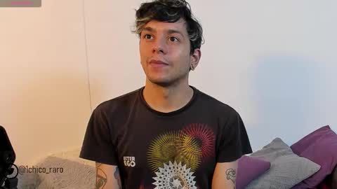 Jhonny online show from November 2025 03:05:01 AM