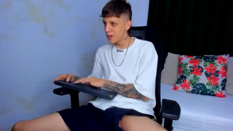 Snapshot of adam_hard_ chatting on January 2025 08:11:01 PM Adam online show from January 2025 08:11:01 PM