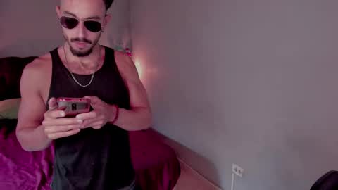 Snapshot of adam_scar chatting on September 2025 06:35:02 PM Hello welcome 3 online show from September 2025 06:35:02 PM