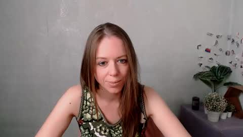adamais_ online show from June 2026 06:52:02 AM