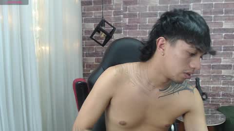 Snapshot of adamcoox chatting on January 2025 07:26:01 AM Adam online show from January 2025 07:26:01 AM