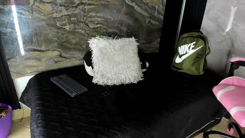 adamparker_ online show from February 2025 03:27:01 PM