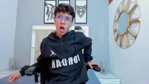 Adams Bobby online show from November 2025 11:21:02 AM