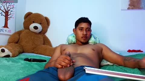 Snapshot of adams_niki chatting on February 2025 08:17:02 AM ADAMS Y NIKI online show from February 2025 08:17:02 AM