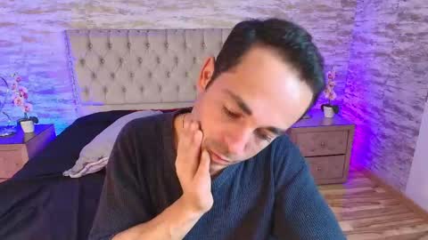 Im Adams Sanz online show from April 2026 12:02:02 AM