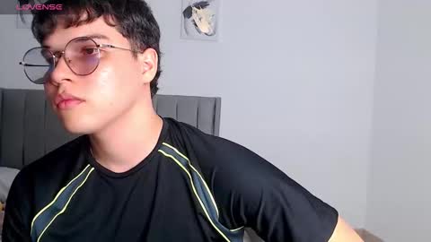 adan___tyler online show from October 2025 01:04:02 AM