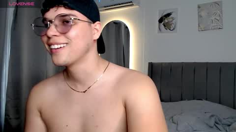 adan___tyler online show from October 2025 09:59:02 PM