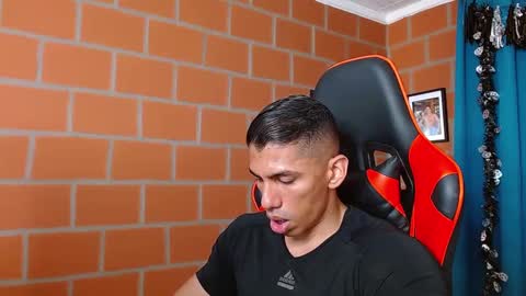 Snapshot of adan_sin1 chatting on December 2024 06:55:02 PM Adan Sin online show from December 2024 06:55:02 PM