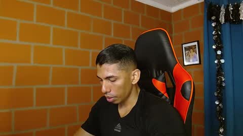 Snapshot of adan_sin1 chatting on January 2025 04:54:01 PM Adan Sin online show from January 2025 04:54:01 PM