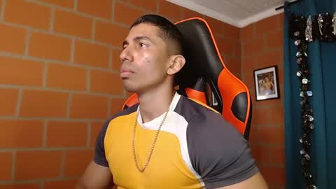 Snapshot of adan_sin1 chatting on February 2025 02:24:02 PM Adan Sin online show from February 2025 02:24:02 PM