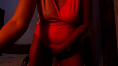 amy        online show from October 2025 11:18:01 PM