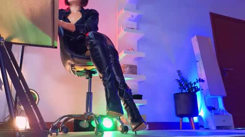 ADDICTION online show from April 2026 05:05:01 AM