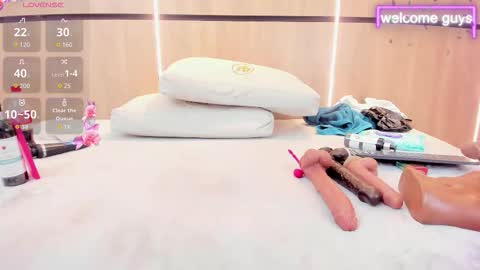 adela chase online show from October 2025 04:02:02 AM