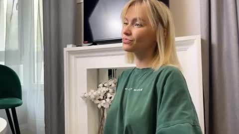 Adele Nick online show from September 2025 08:36:02 AM