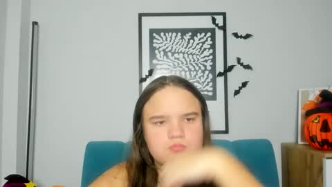 adelecruzz online show from October 2025 08:07:02 AM