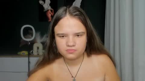 adelecruzz online show from July 2026 12:08:01 PM