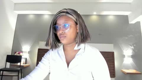 Snapshot of adelehottman chatting on November 2025 12:07:01 PM Adele online show from November 2025 12:07:01 PM